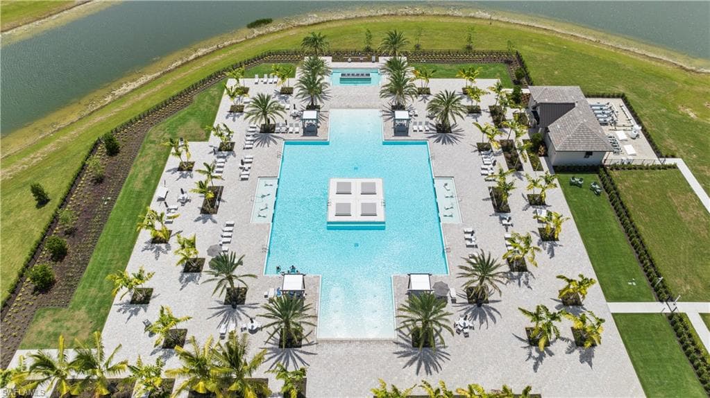 18546 Ives DR, ESTERO FL 33928-34