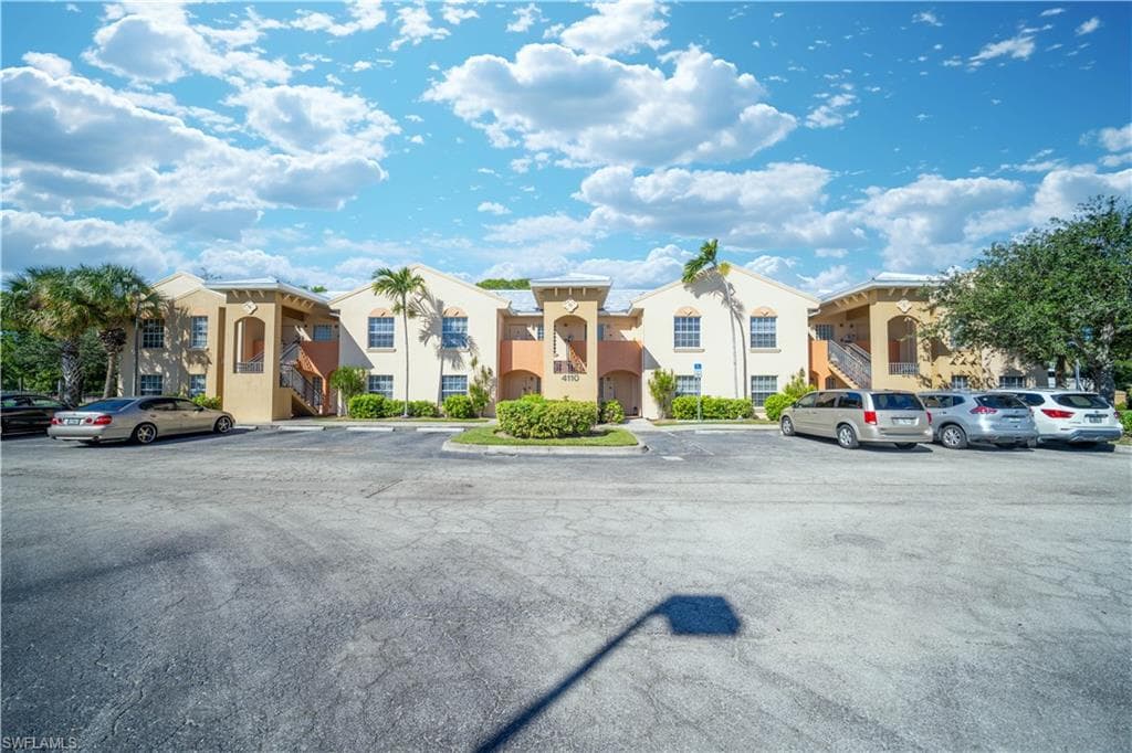 4160 Castilla CIR # 202, FORT MYERS FL 33916-19