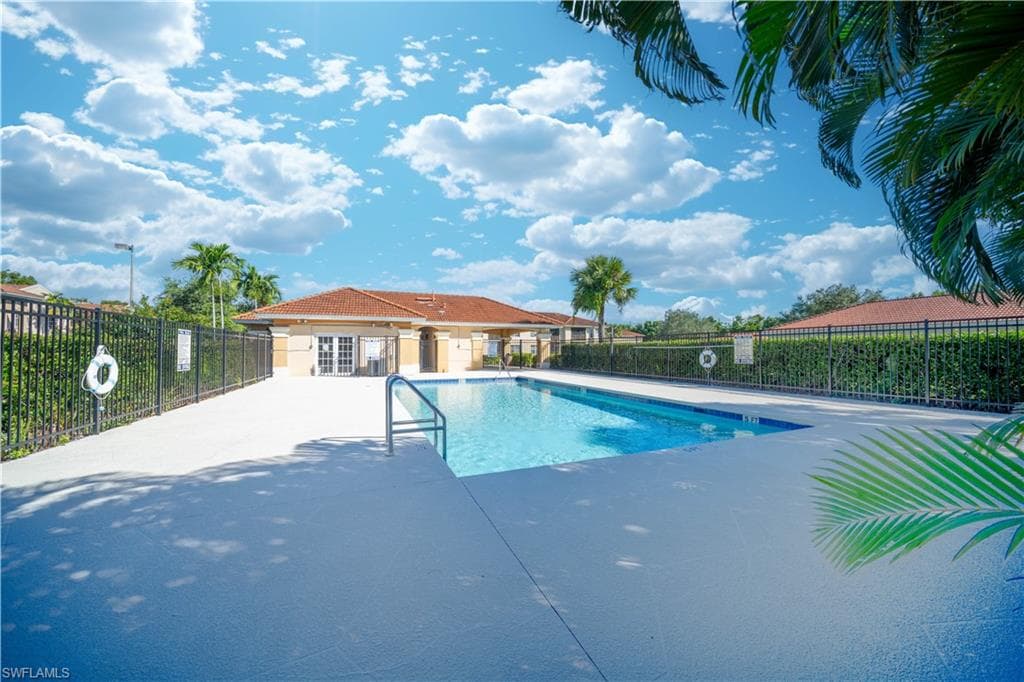 4172 Castilla CIR # 102, FORT MYERS FL 33916-27