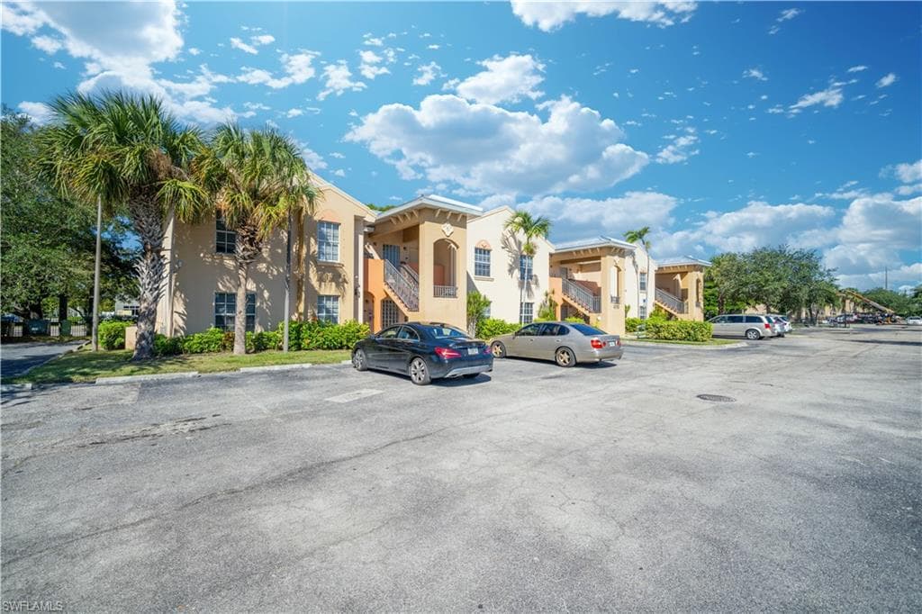 4172 Castilla CIR # 102, FORT MYERS FL 33916-18