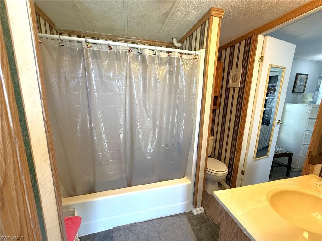 16211 Cynthia CT, FORT MYERS FL 33908-14