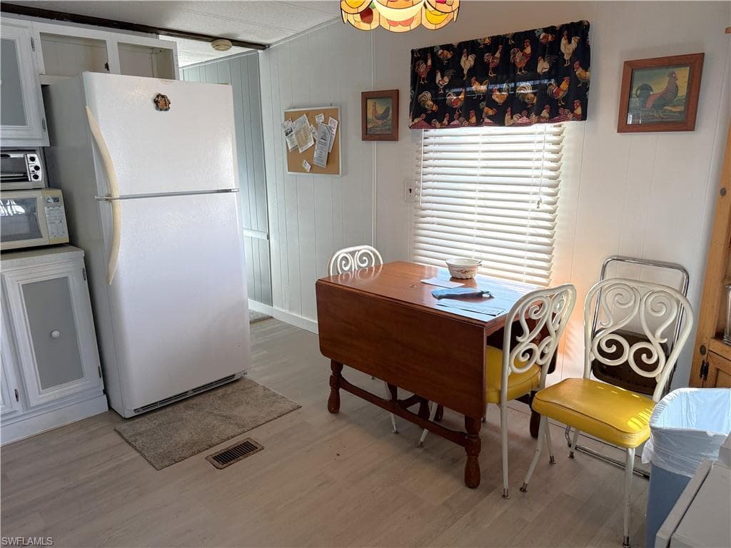 16211 Cynthia CT, FORT MYERS FL 33908-10