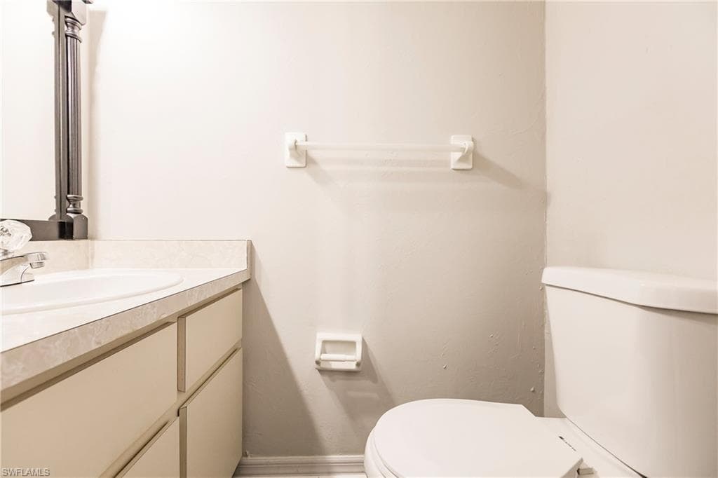 1123 SW 48th TER # 104, CAPE CORAL FL 33914-18