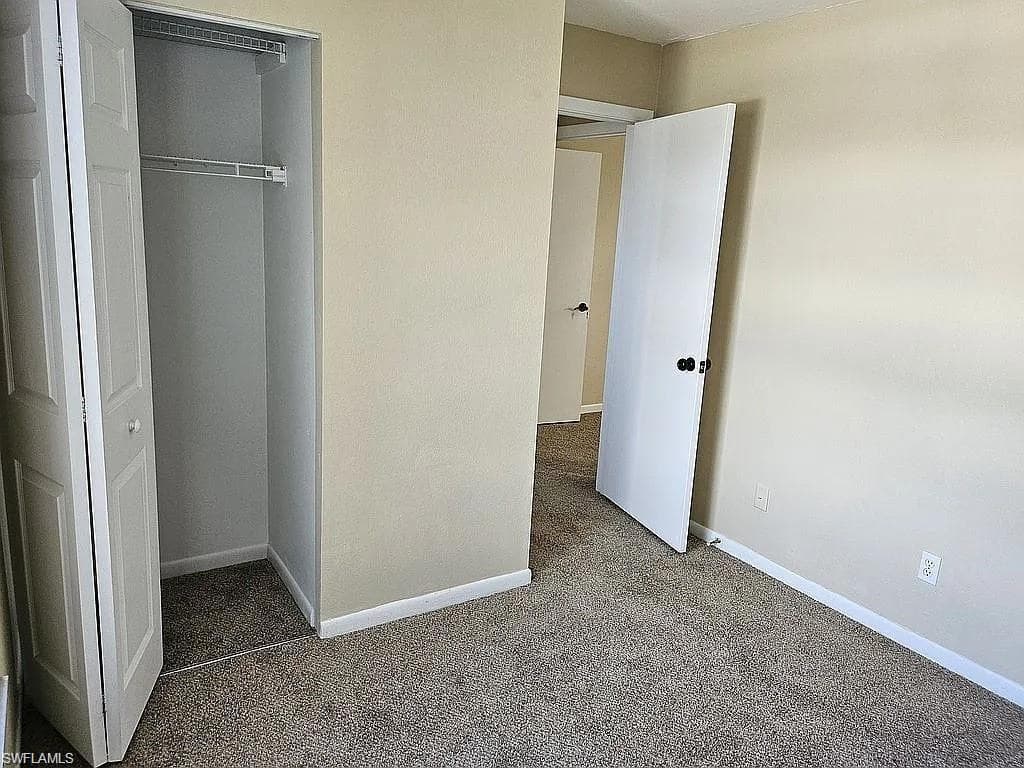 6123 Lake Front DR, FORT MYERS FL 33908-17