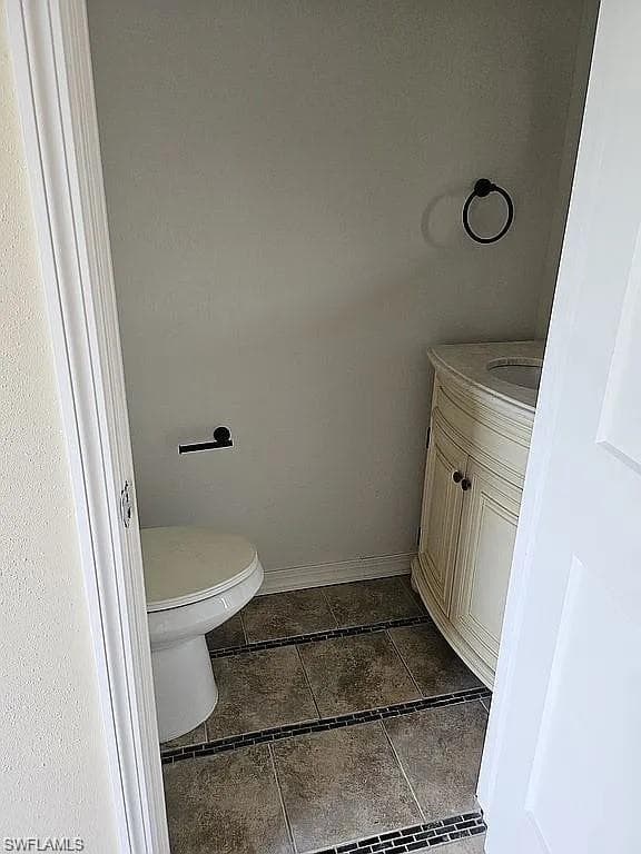 6123 Lake Front DR, FORT MYERS FL 33908-7
