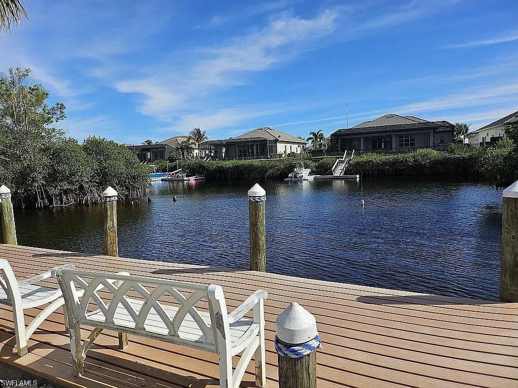 6123 Lake Front DR, FORT MYERS FL 33908-20