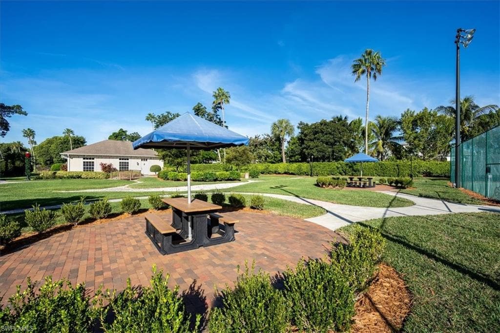 6533 Ilex CIR, NAPLES FL 34109-26