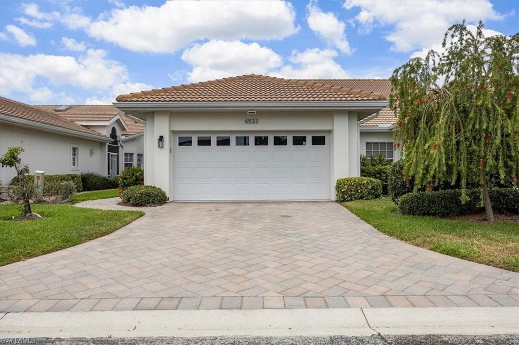 6533 Ilex CIR, NAPLES FL 34109-34