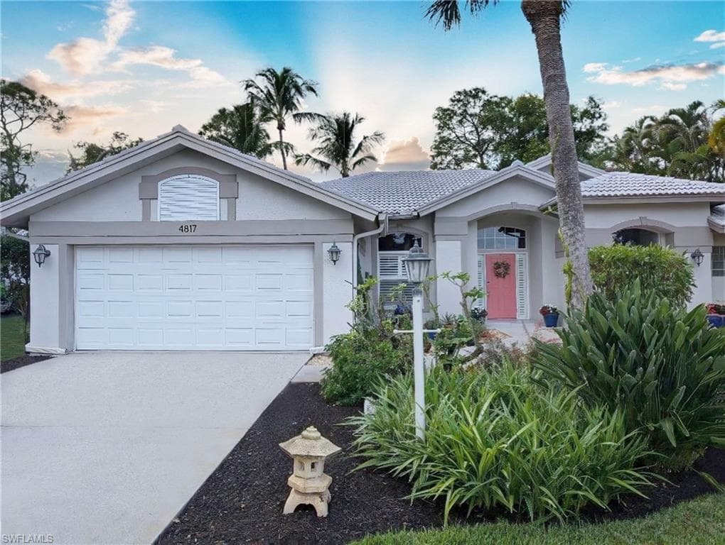 4817 Berkeley DR, NAPLES FL 34112-1