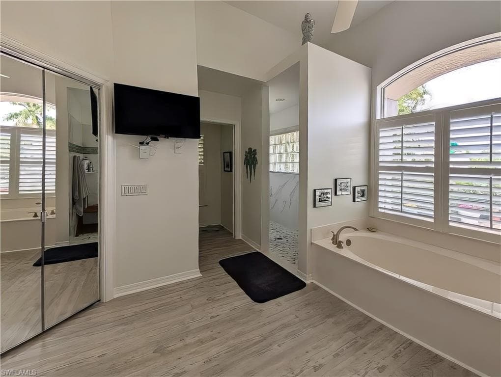 4817 Berkeley DR, NAPLES FL 34112-11
