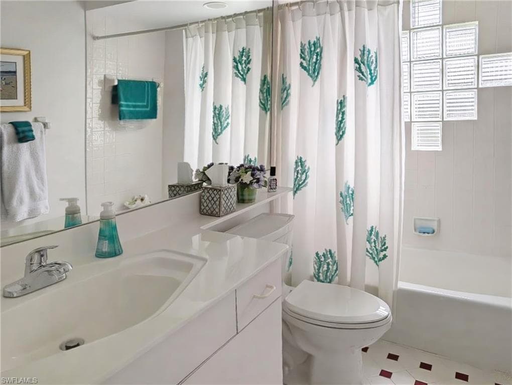 4817 Berkeley DR, NAPLES FL 34112-14