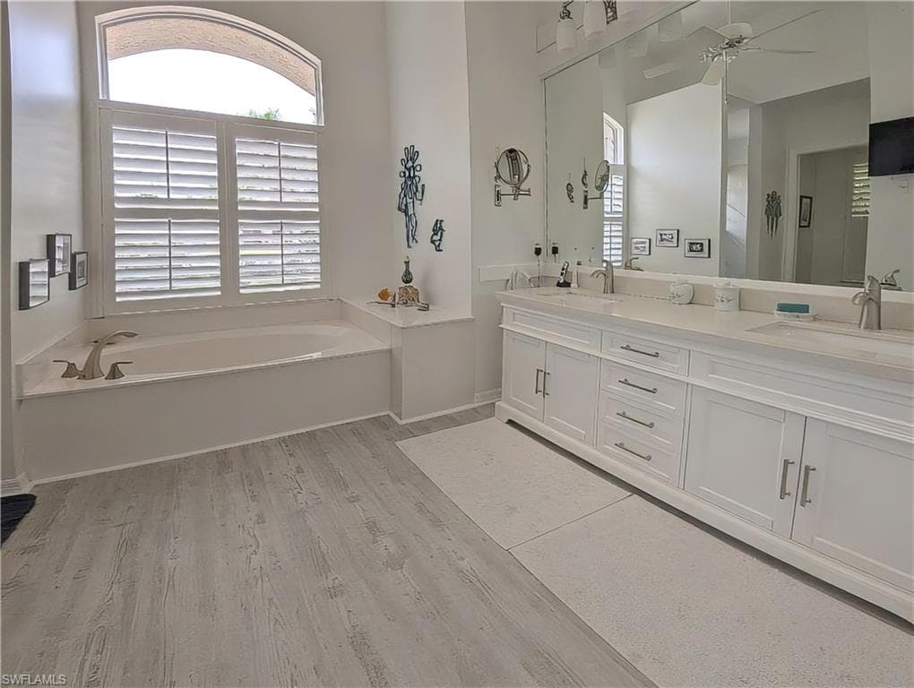 4817 Berkeley DR, NAPLES FL 34112-10