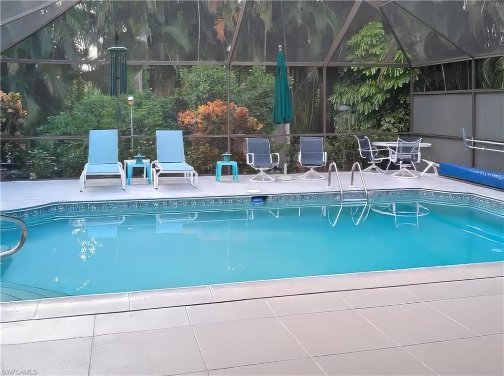 4817 Berkeley DR, NAPLES FL 34112-18