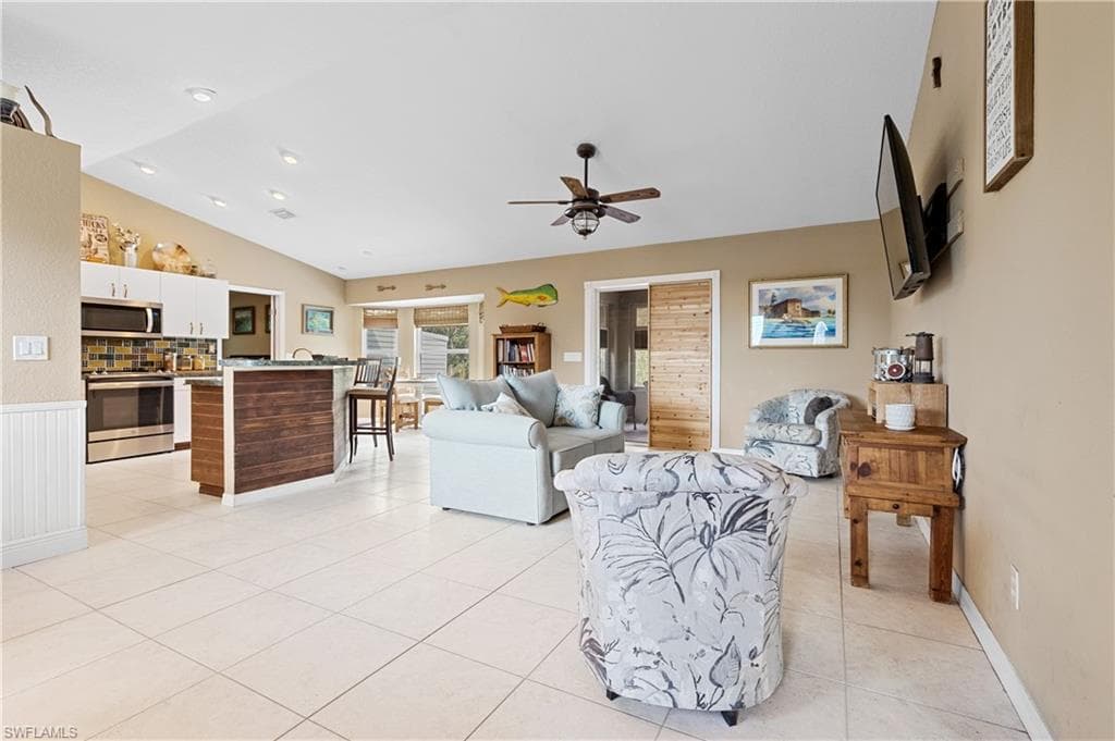 24362 Yacht Club BLVD, PUNTA GORDA FL 33955-5