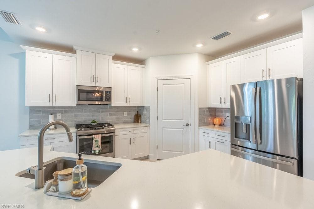 16903 Fairgrove WAY 102-6