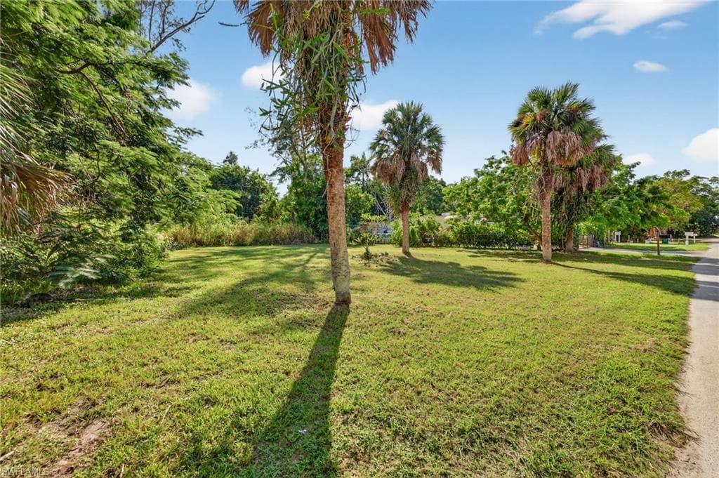 2650 Holly AVE, NAPLES FL 34112-5