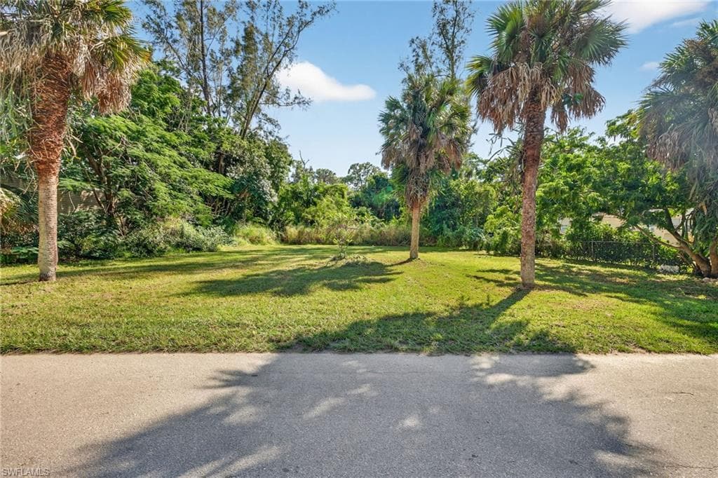 2650 Holly AVE, NAPLES FL 34112-3