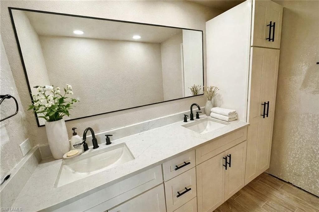 132 Egret ST, FORT MYERS BEACH FL 33931-28