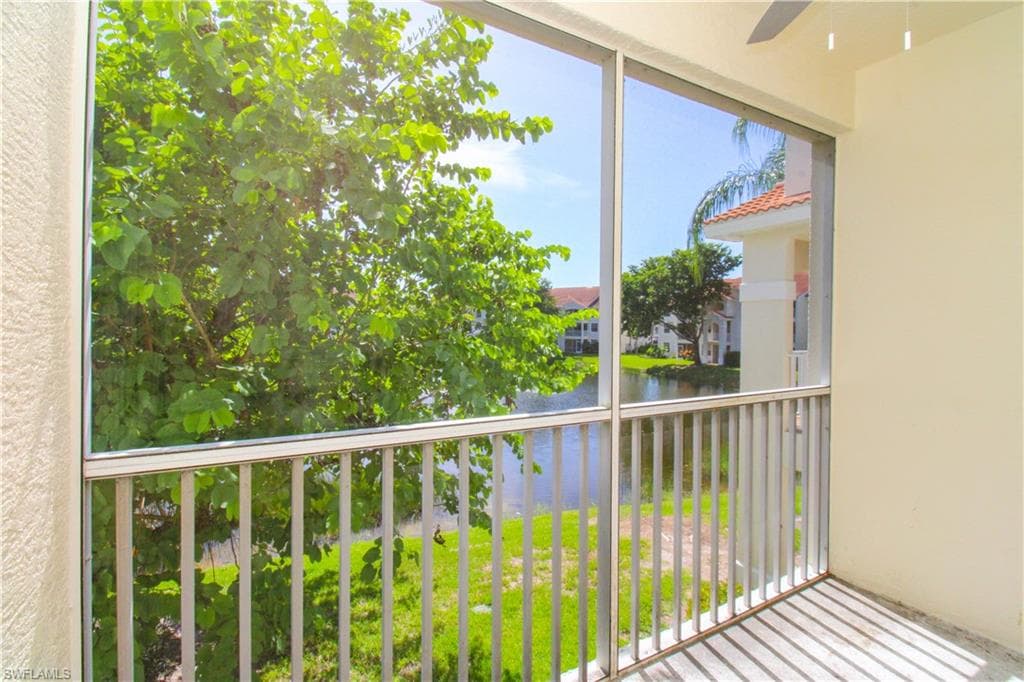 4630 Saint Croix LN # 827, NAPLES FL 34109-26