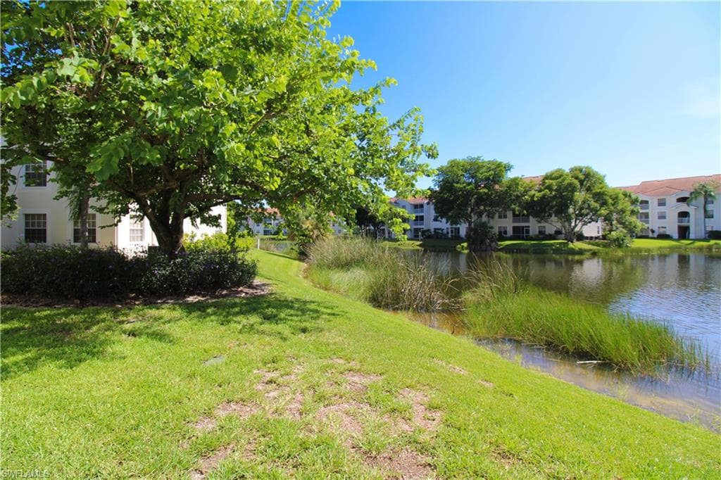 4630 Saint Croix LN # 827, NAPLES FL 34109-12