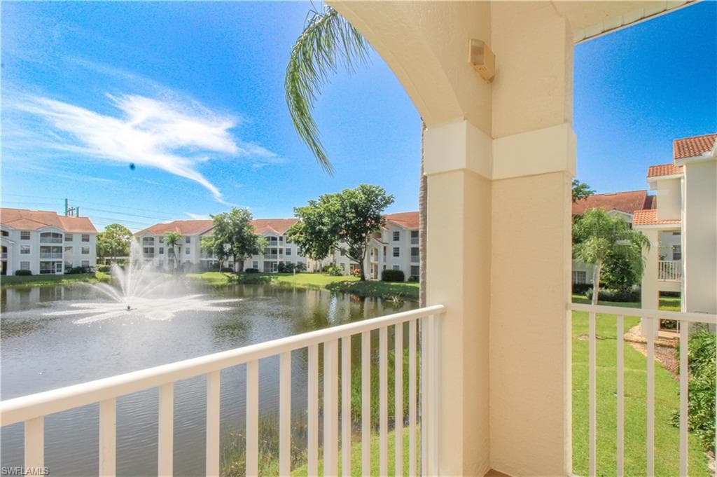 4630 Saint Croix LN # 827, NAPLES FL 34109-23