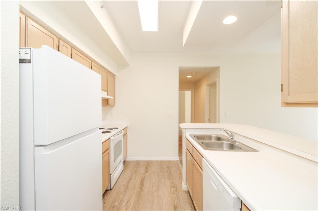 4630 Saint Croix LN # 827, NAPLES FL 34109-43