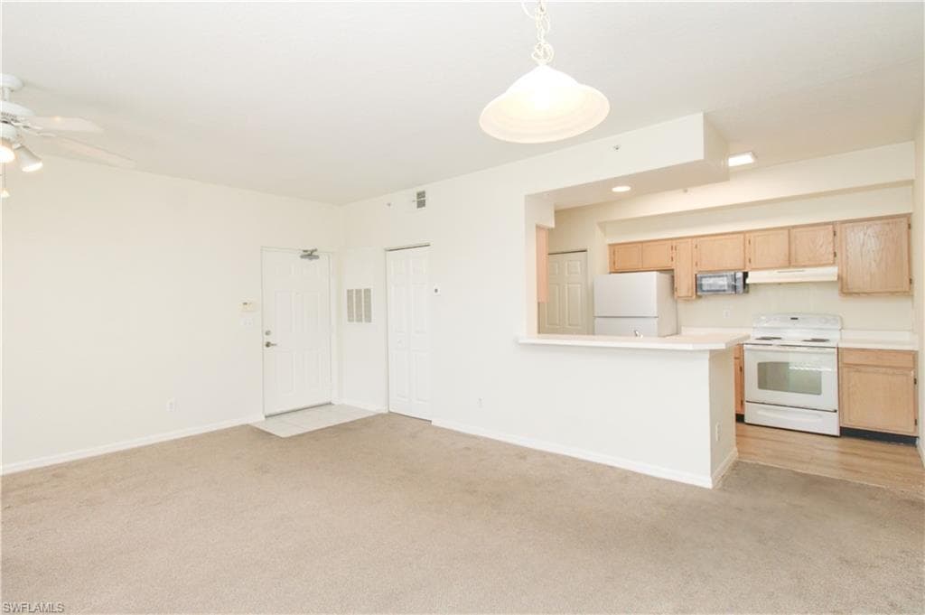 4630 Saint Croix LN # 827, NAPLES FL 34109-28