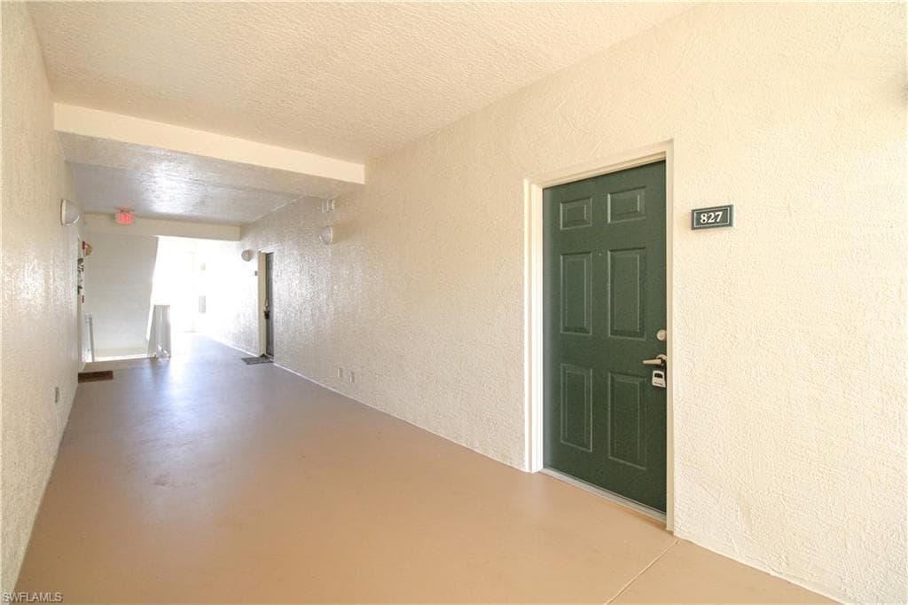 4630 Saint Croix LN # 827, NAPLES FL 34109-20