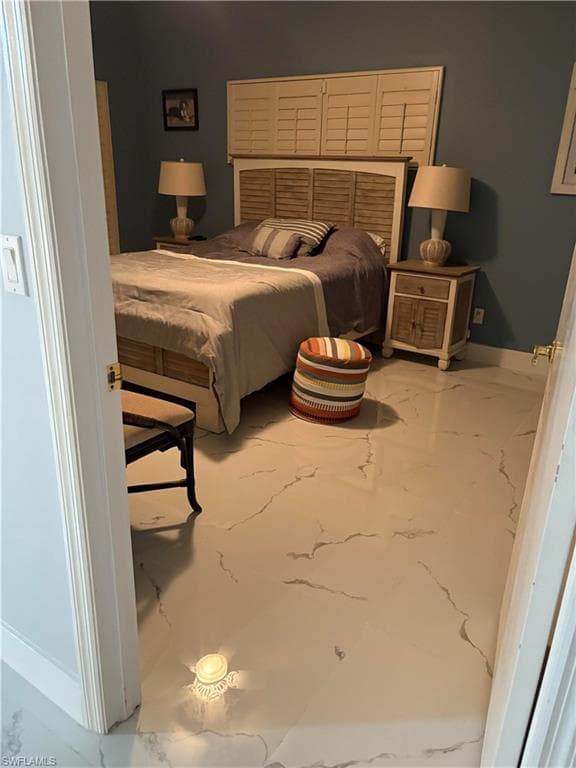 1025 Moon Lake DR, NAPLES FL 34104-22