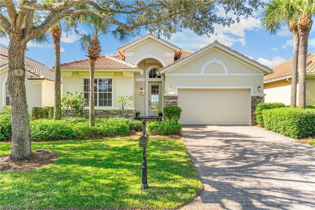 5562 Whispering Willow WAY, FORT MYERS FL 33908-1