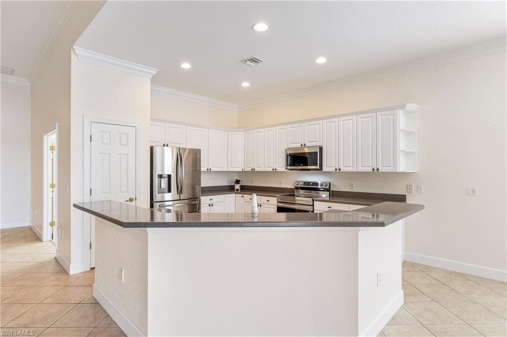 5562 Whispering Willow WAY, FORT MYERS FL 33908-6