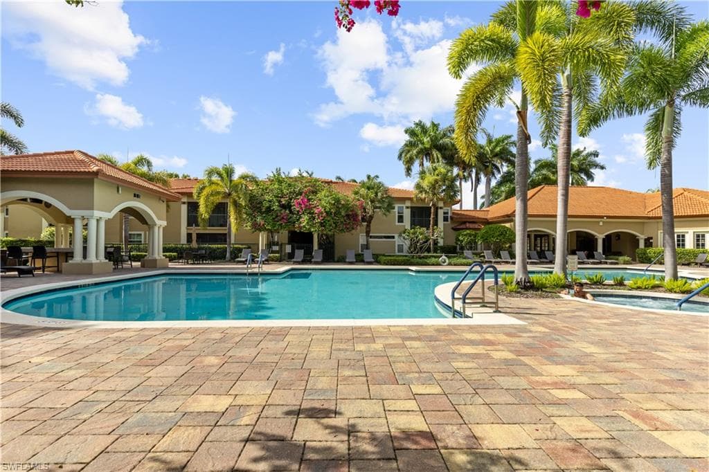 8870 Colonnades CT W # 336, BONITA SPRINGS FL 34135-17