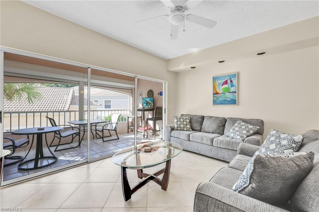 1044 Woodshire LN # B211, NAPLES FL 34105-6