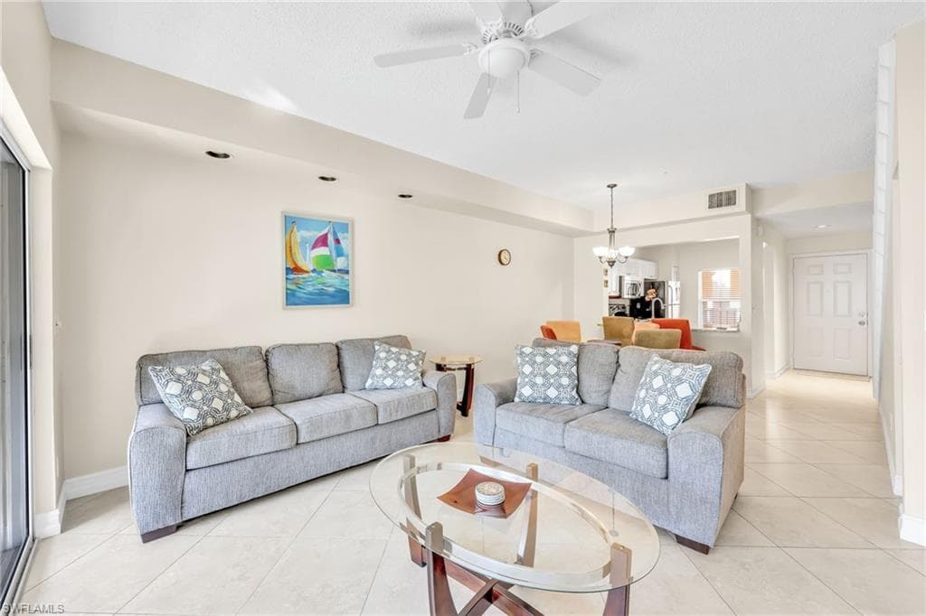 1044 Woodshire LN # B211, NAPLES FL 34105-8