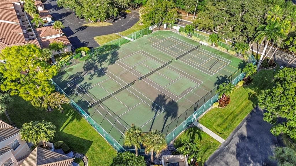 1044 Woodshire LN # B211, NAPLES FL 34105-33