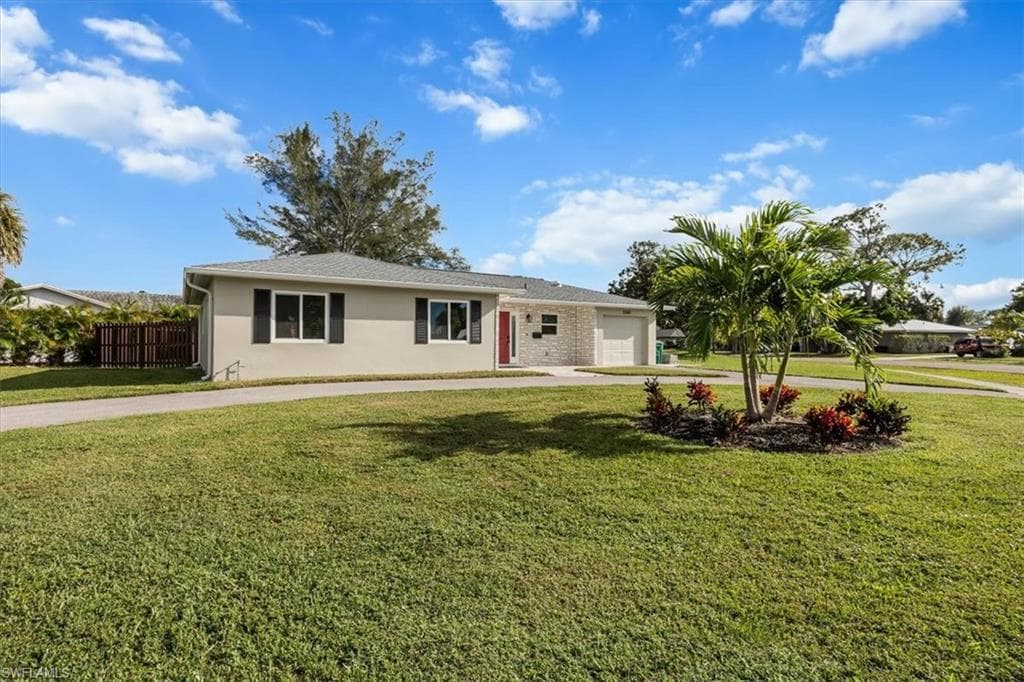 3560 Corana WAY, NAPLES FL 34105-1