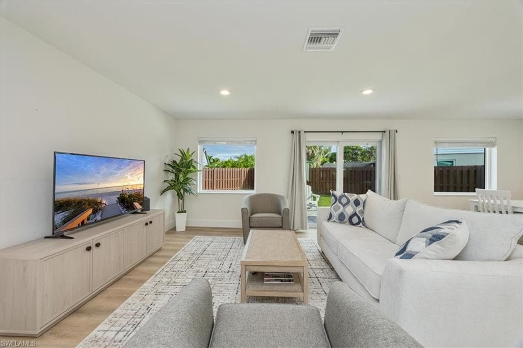 3560 Corana WAY, NAPLES FL 34105-2