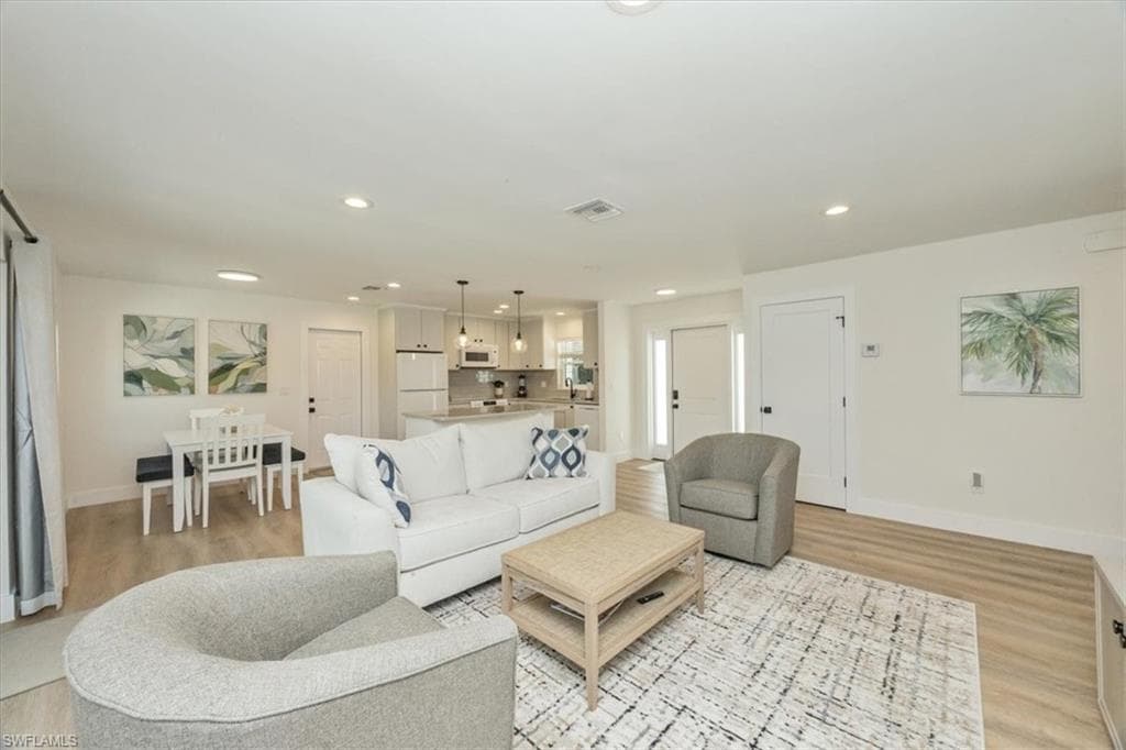 3560 Corana WAY, NAPLES FL 34105-3