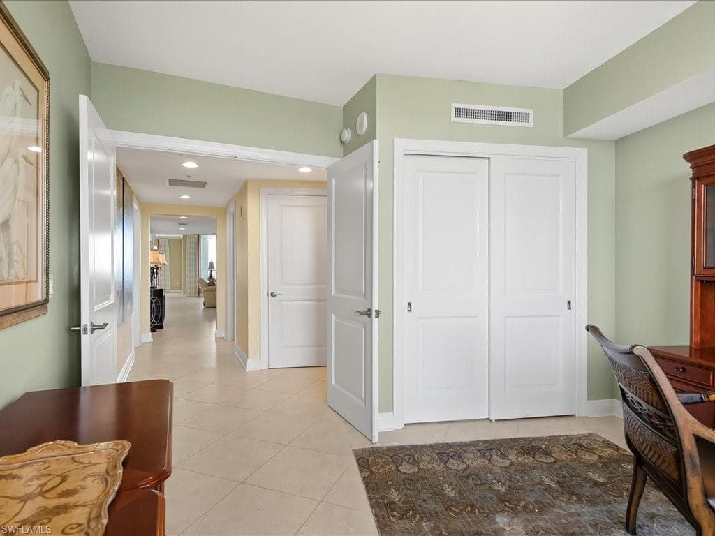 1050 Borghese LN 1804-21