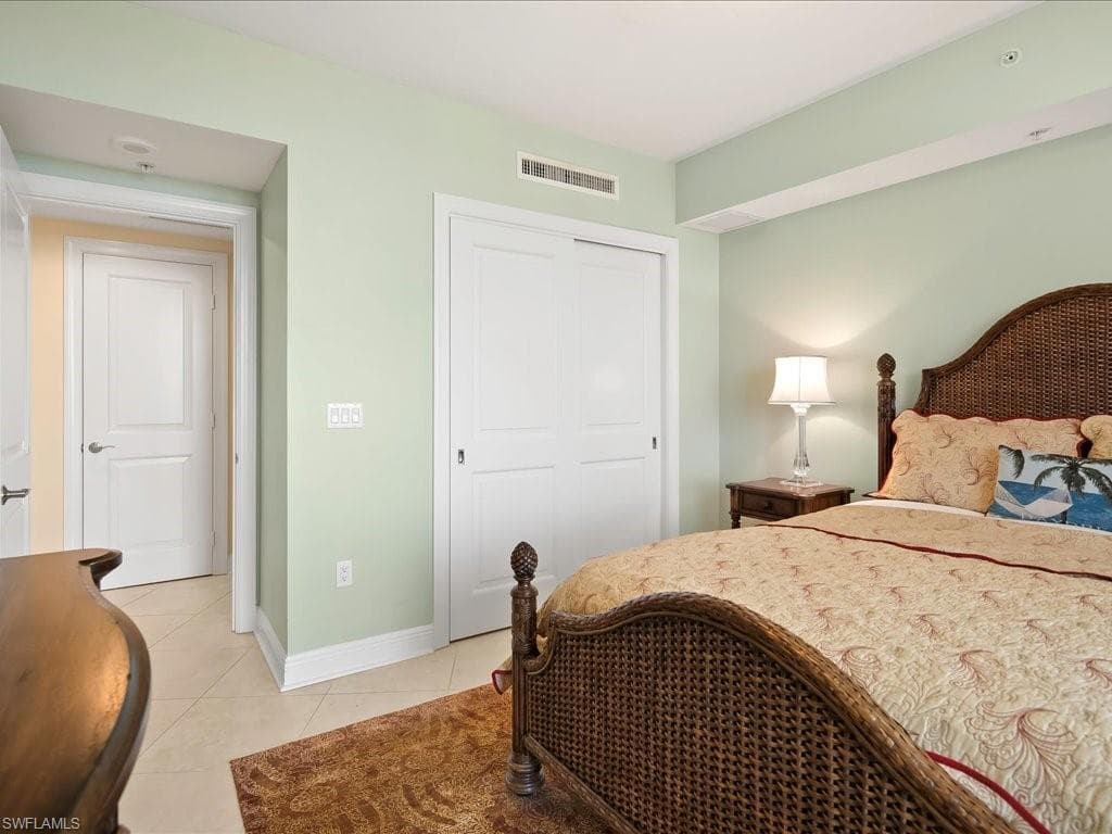 1050 Borghese LN 1804-17