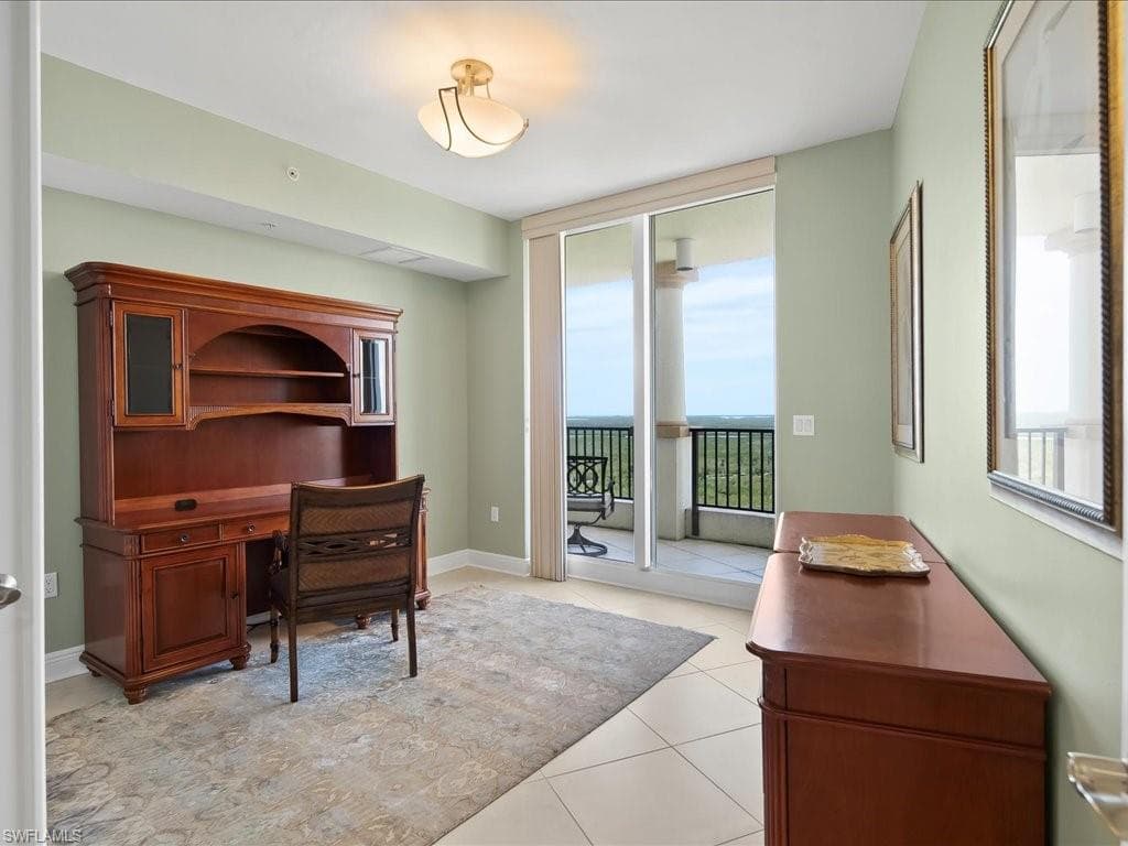 1050 Borghese LN 1804-18