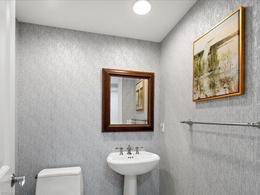 1050 Borghese LN 1804-20