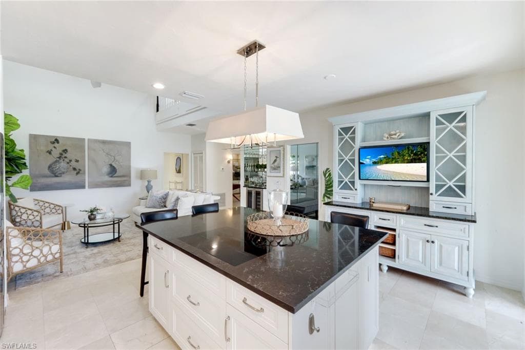 211 Via Napoli, NAPLES FL 34105-16