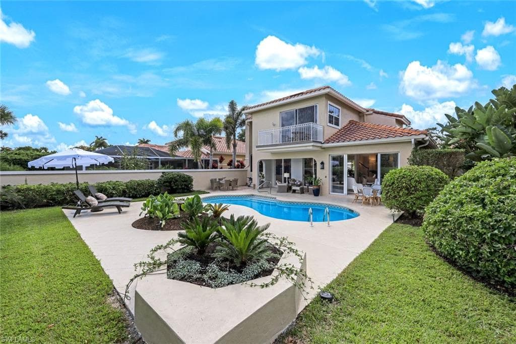 211 Via Napoli, NAPLES FL 34105-33