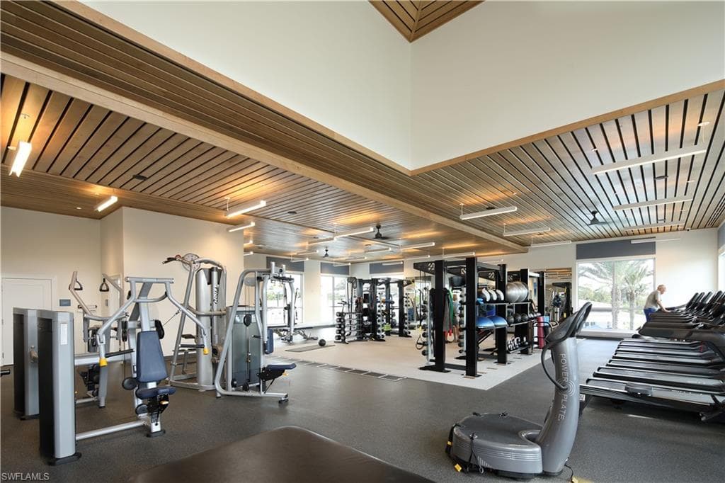 211 Via Napoli, NAPLES FL 34105-48