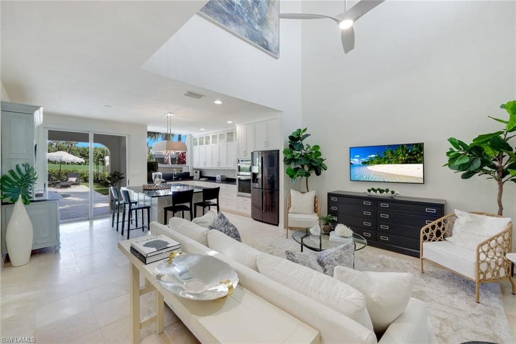 211 Via Napoli, NAPLES FL 34105-10