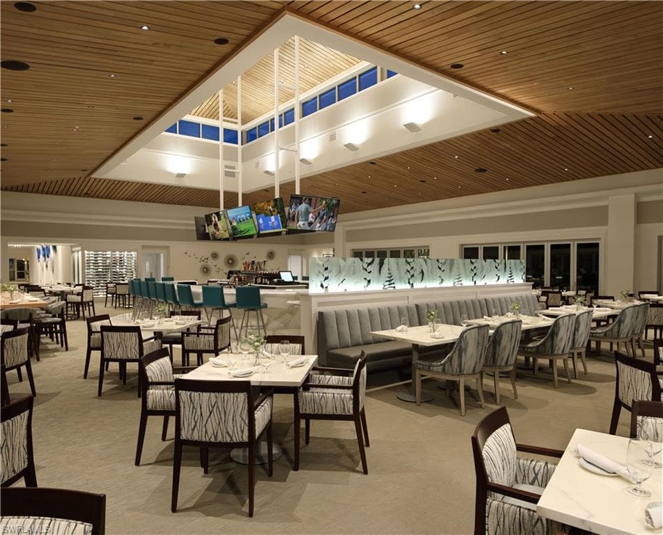 211 Via Napoli, NAPLES FL 34105-43