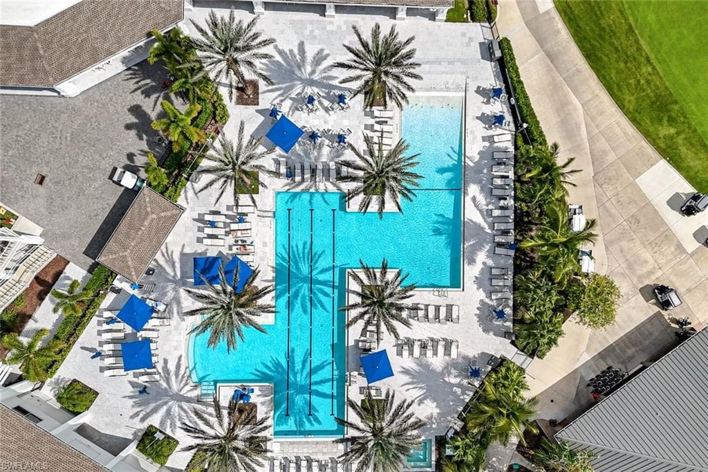 211 Via Napoli, NAPLES FL 34105-38