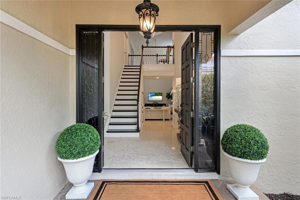 211 Via Napoli, NAPLES FL 34105-7