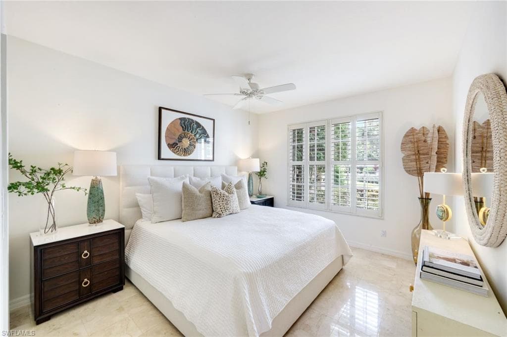 211 Via Napoli, NAPLES FL 34105-24